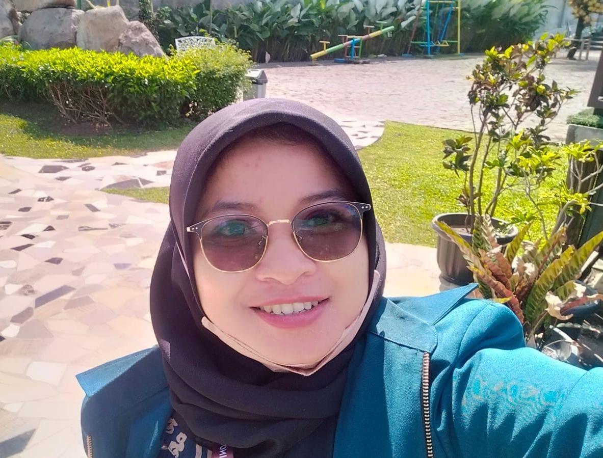 Dosen Studi Pendidikan Matematika, Fakultas Keguruan dan ailmu Pendidikan UNCOK Yogyakarta Ika Septi Hidayati