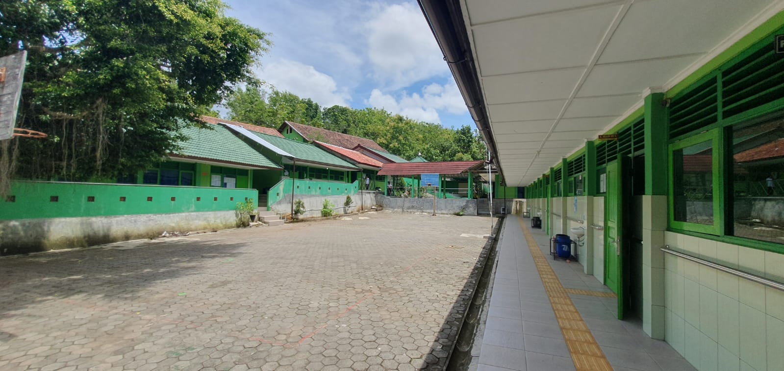 LENGANG - Suasana di SMPN 2 Saptosari pada Rabu (6/3/2024)