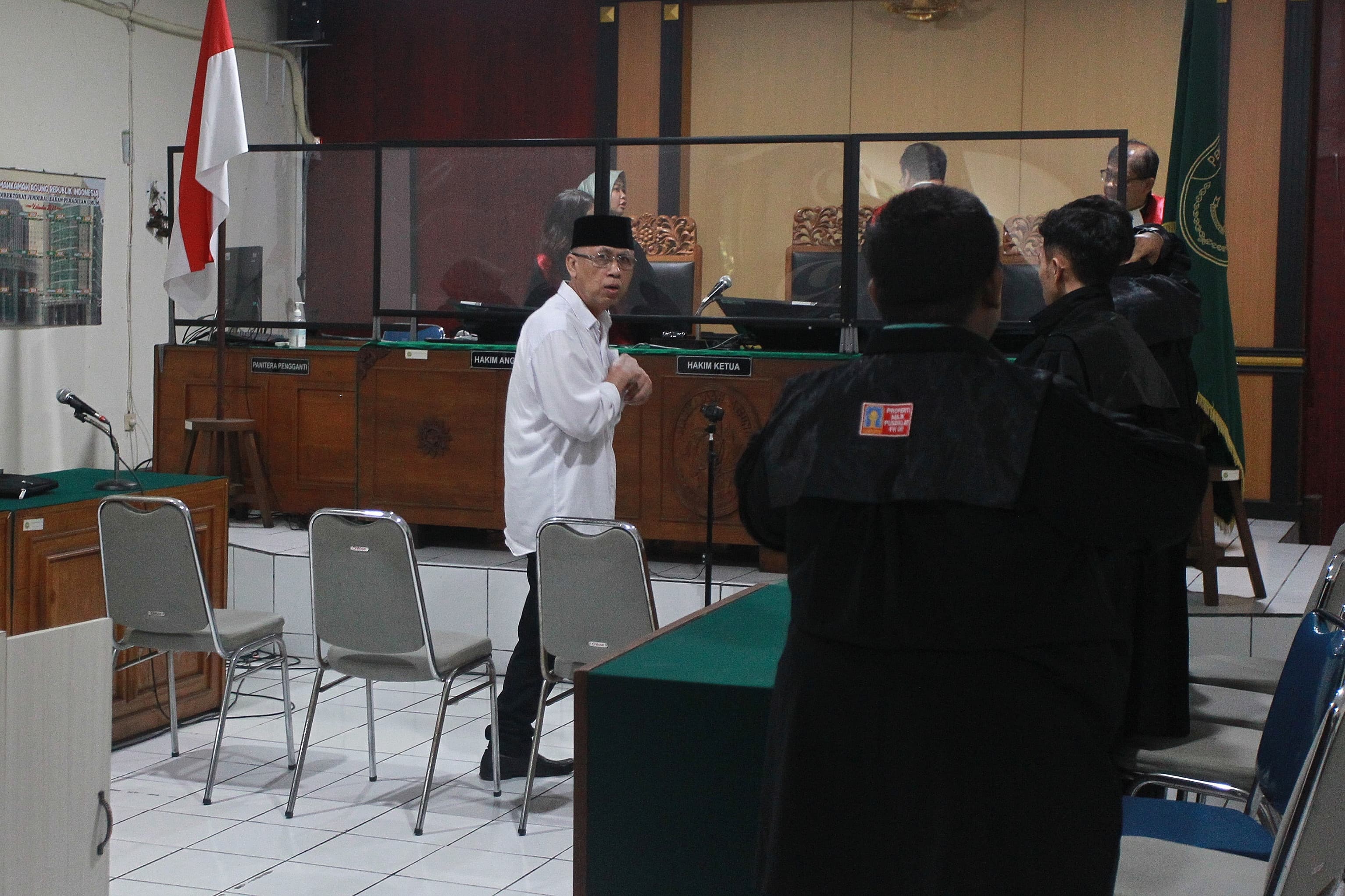 Terdakwa tindak pidana korupsi penyalahgunaan TKD Caturtunggal, Krido Suprayitno, saat menjalani sidang pembacaan putusan perkara di PN Kota Jogja, Rabu (6/3).