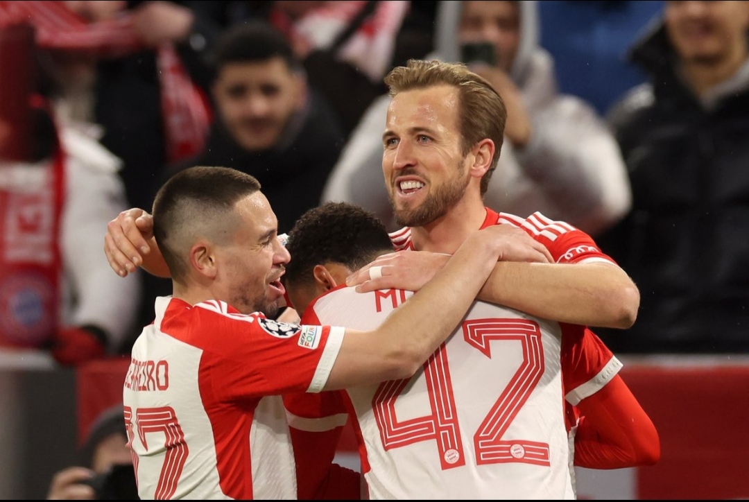 Harry Kane cs rayakan kemenangan atas Lazio dan pastikan Bayern Munich melangkah ke babak delapan besar Liga Champions (fc bayern munich)