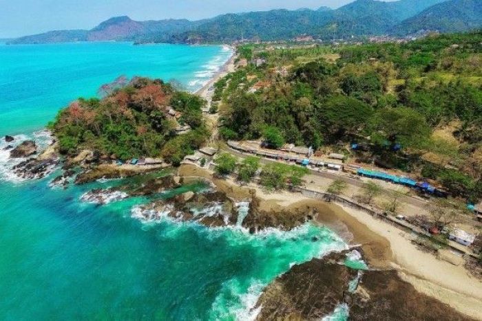Pantai Pelabuhan Ratu yang di percaya sebagai pintu masuk menuju kerajaan Nyi Roro Kidul (
