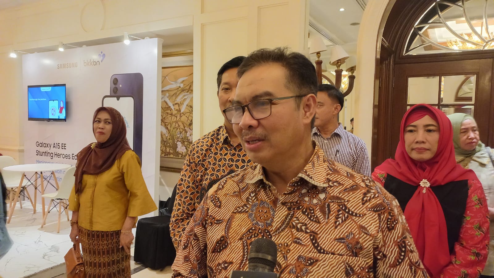 KONSISTEN: Kepala Badan Kependudukan dan Keluarga Berencana Nasional (BKKBN) dr Hasto Wardoyo di Jogja Rabu malam (6/3).