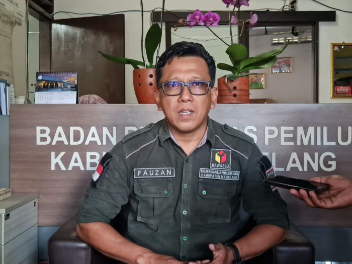 Komisioner Bawaslu Kabupaten Magelang Fauzan Rofiqun