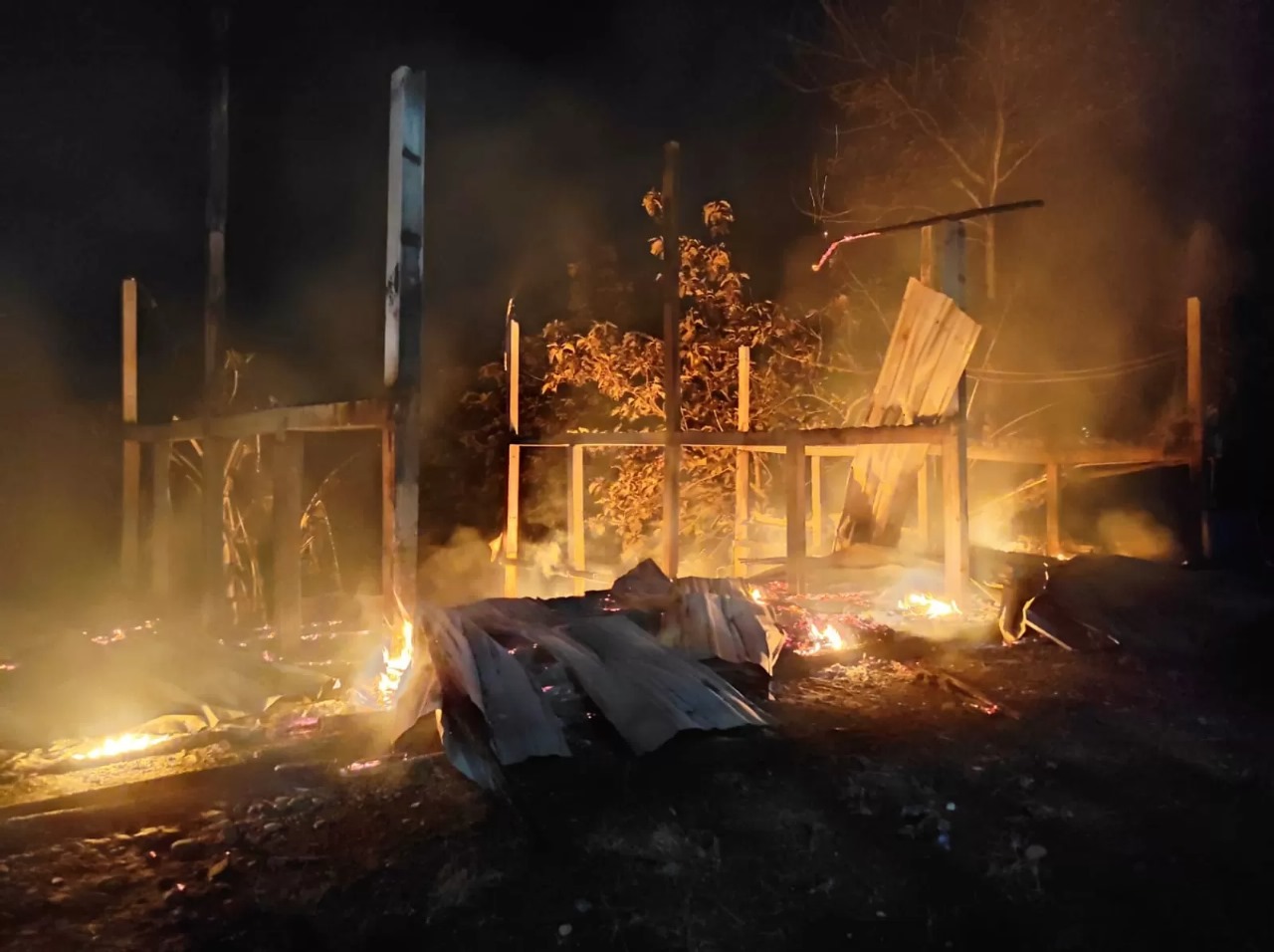 Kandang ternak ayam milik Sukimin ludes terbakar
