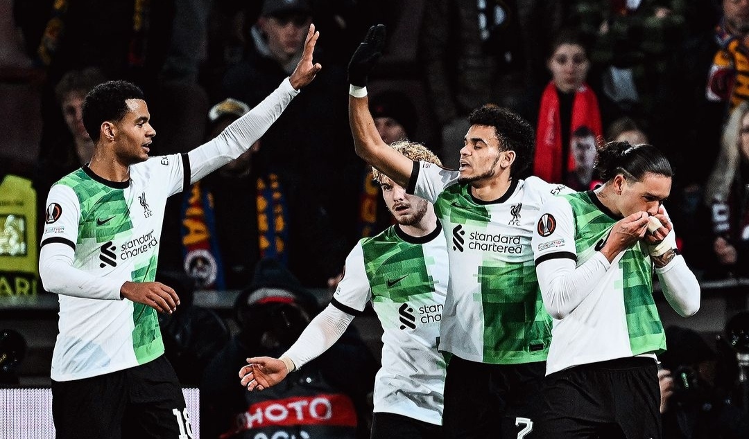 Selebrasi pemain Liverpool usai Luis Diaz cetak gol ke gawang Sparta Praha dan menutp kemenangan Liverpool menjadi 5-1 (ig liverpoolfc)