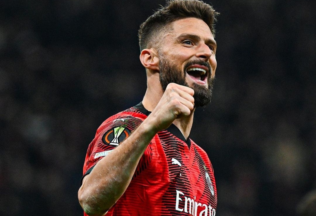 Selebrasi Oliver Giroud usai cetak gol ke gawang Slavia Prague pada leg pertama babak 16 besar Europa League (ig acmilan)