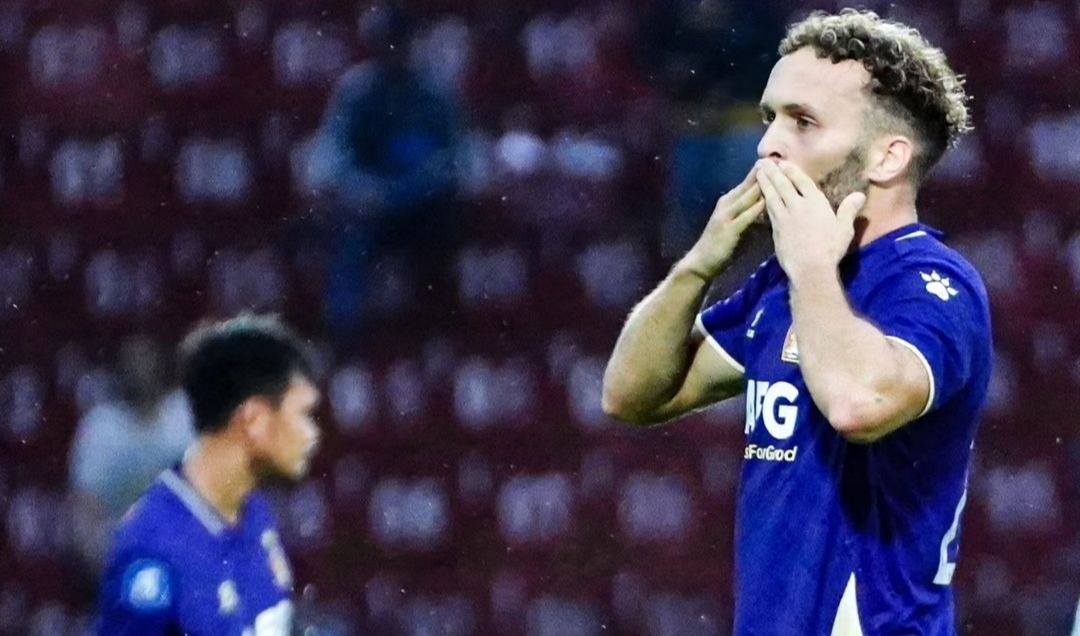 Selebrasi Ze Valente usai cetak gol bagi PSM saat hadapi Rans Nusantara (ig persikofficial)