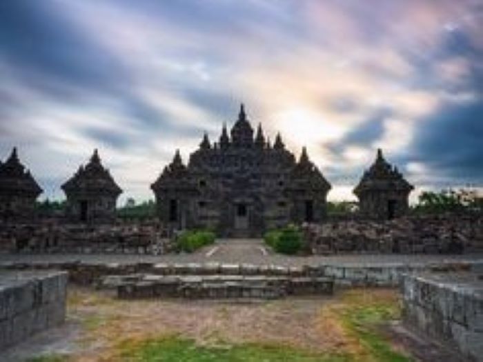 Candi Plaosan yang merupakan perpaduan dari dua agama