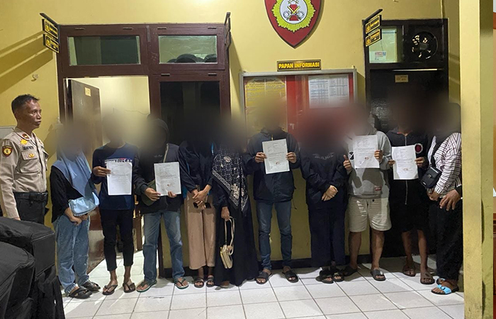OPERASI PEKAT : Jajatan Sat Samapta Polres Kebumen menggelar razia ke sejumlah hotel di wilayah Kebumen.Humas Polres Kebumen