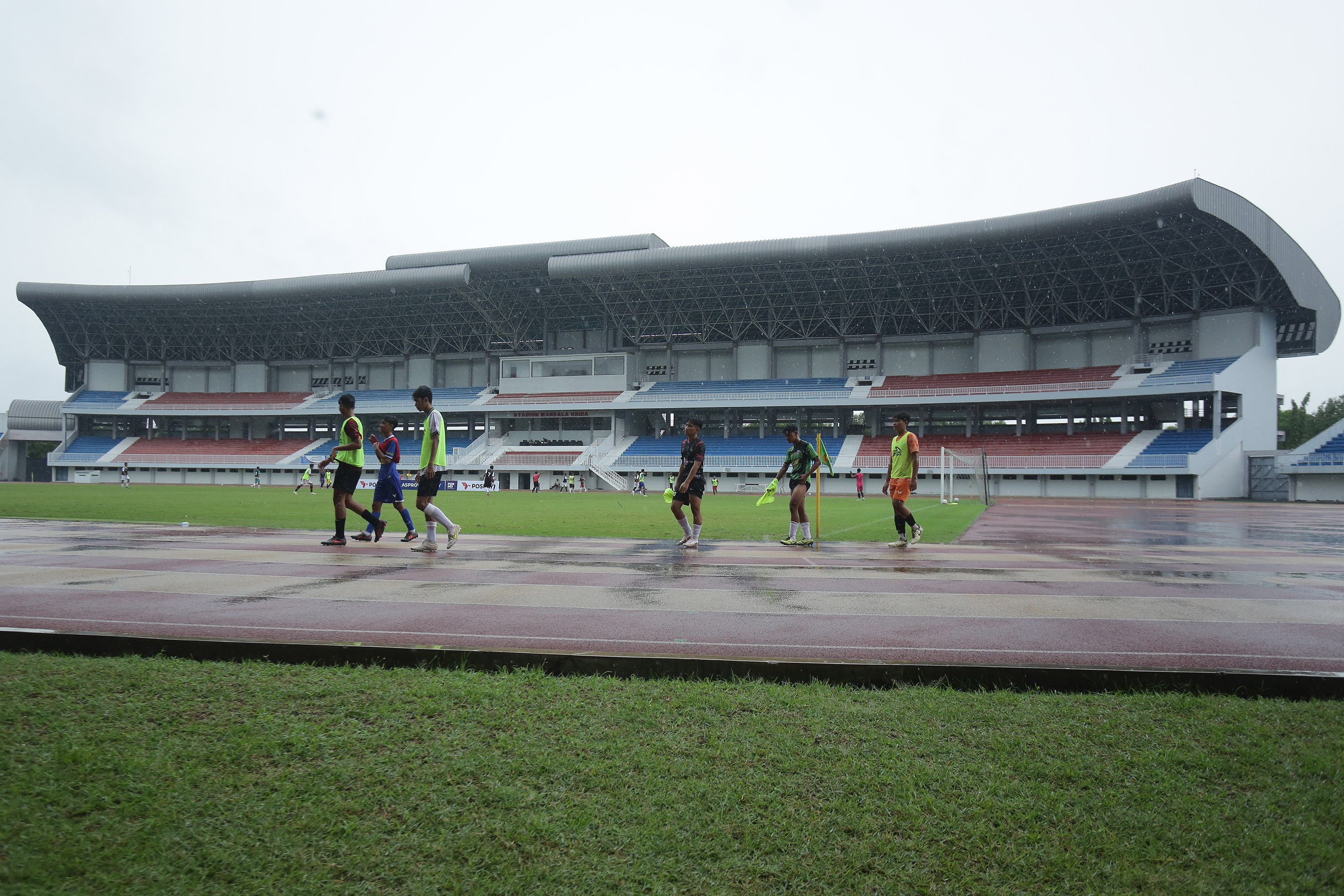 Stadion Mandala Krida adalah salah satu di antara sejumlah stadion yang akan direnovasi pemerintah buntut dari insiden tragedi Kanjuruhan, Malang lalu.