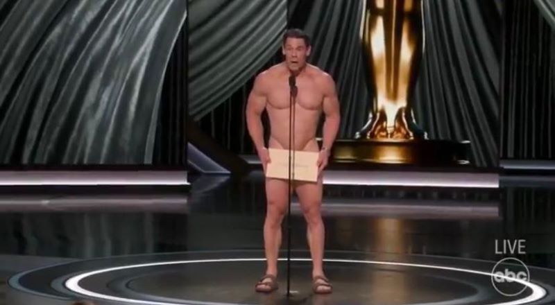 John Cena nyaris bugil saat tampil di panggung Piala Oscar 2024, pada Minggu, 10 Maret 2024.