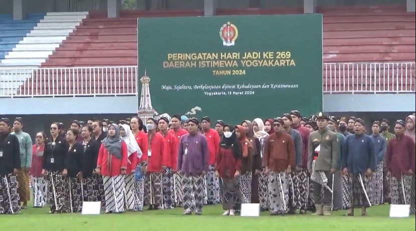 Suasana upacara peringatan hari jadi ke-269 DIY di Stadion Mandala Krida, Jogja