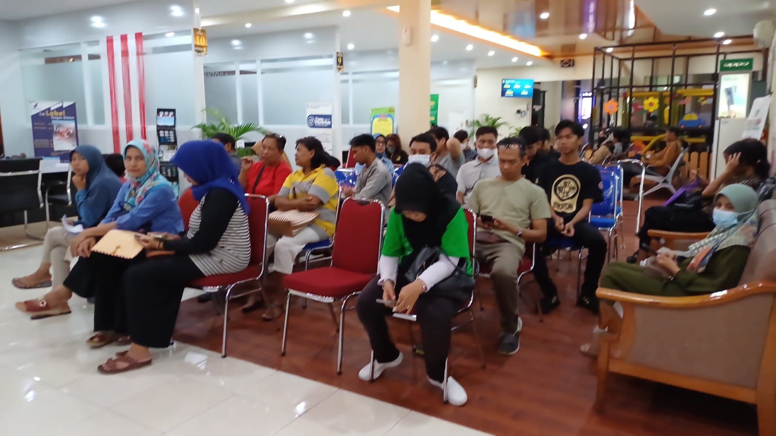ISTIMEWA : Suasana ramai antrian di Kantor Disdukcapil Kota Jogja dan MPP