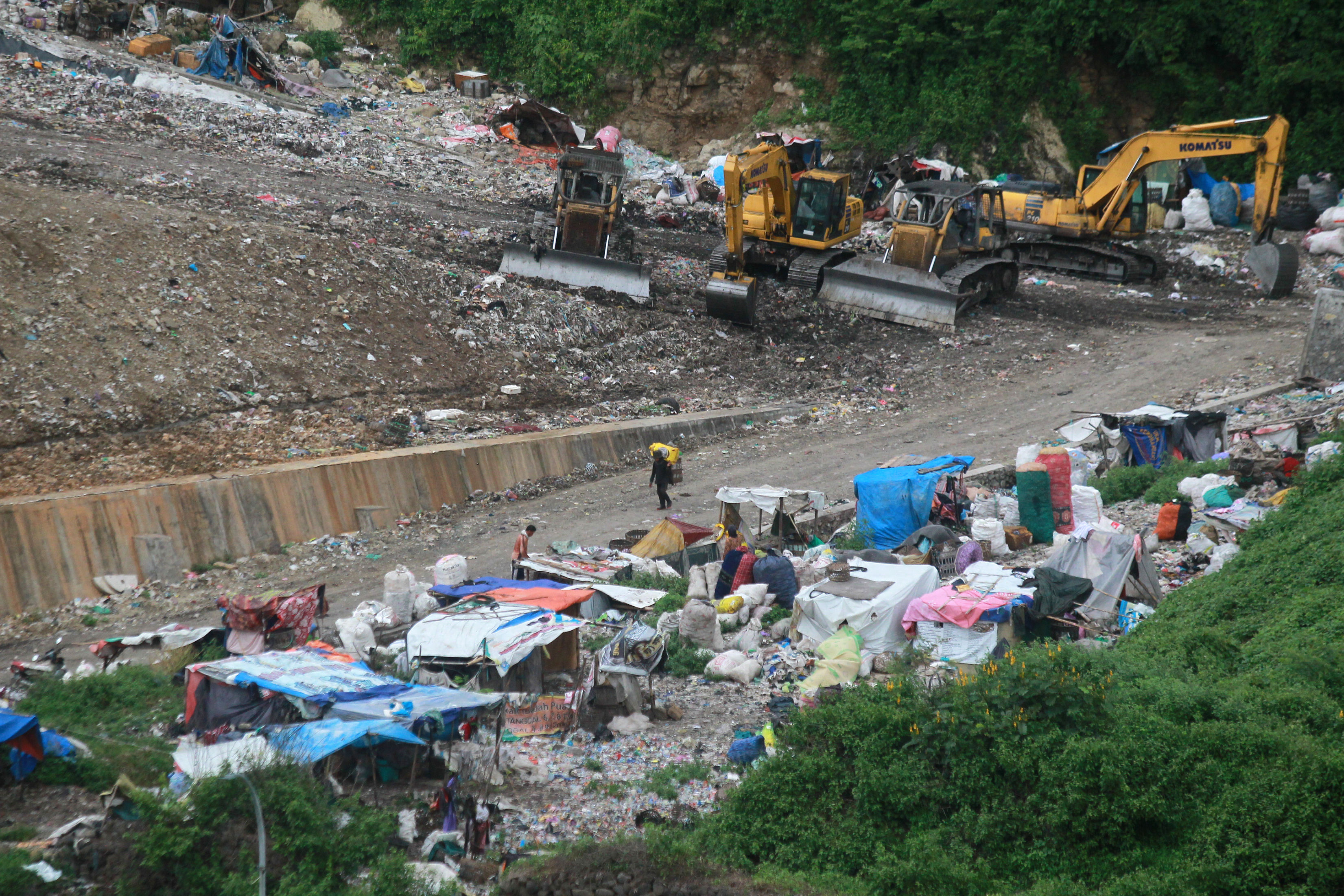 TUTUP: Kondisi zona transisi 2 Tempat Pembuangan Sampah Terpadu (TPST) Piyungan, Bantul, DIY. Selasa (5/3).