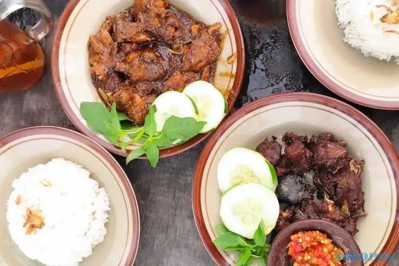 Menu Rica Mentok Mbah Modin di Desa Dagen, Kecamatan Jaten, Karanganyar.