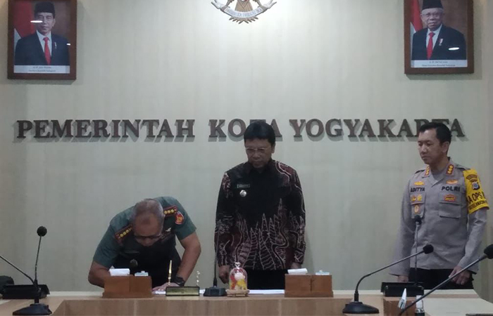 Prosesi penandatanganan Nota Penandatanganan Hibah Daerah (NPHD) di Balai Kota Jogja, Kamis (14/3/2024).Agung Dwi Prakoso / Radar Jogja&nbsp;