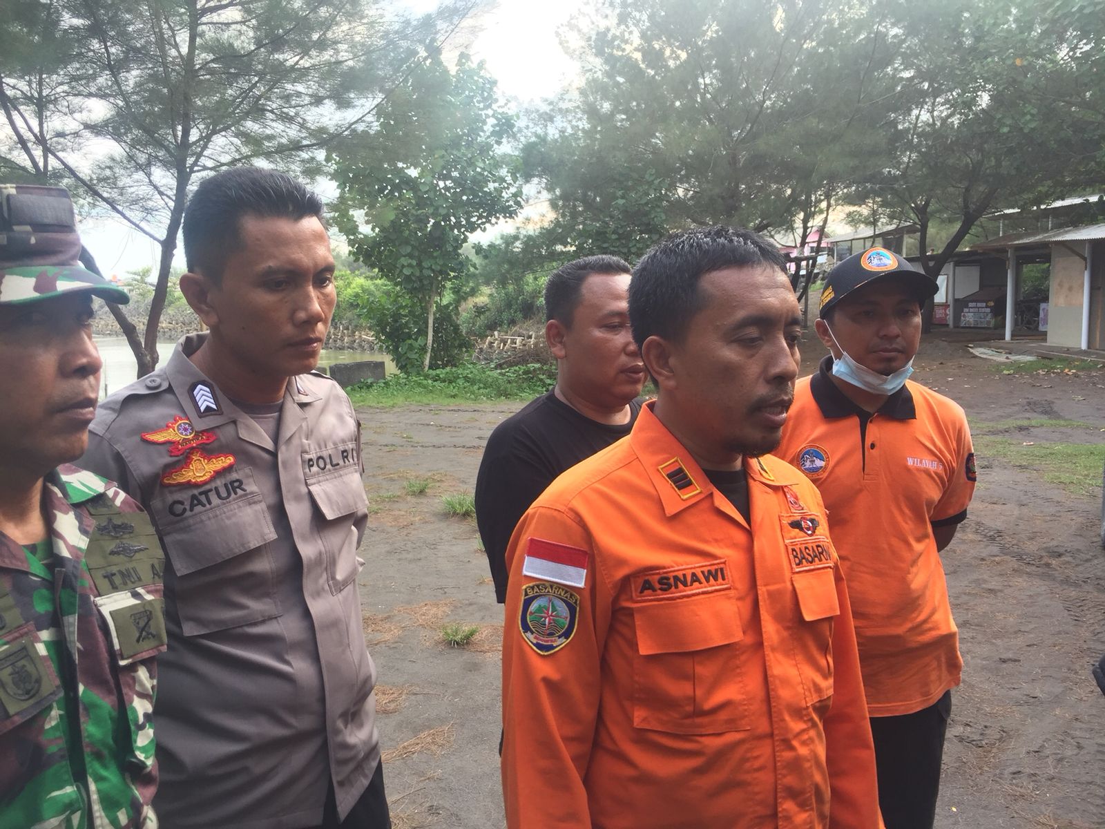 SIGAP: Kasubsi Operasi Kantor Basarnas Yogyakarta Asnawi Suroso menjelaskan kronologi penemuan jasad yang diduga 2 nelayan asal Banten.
