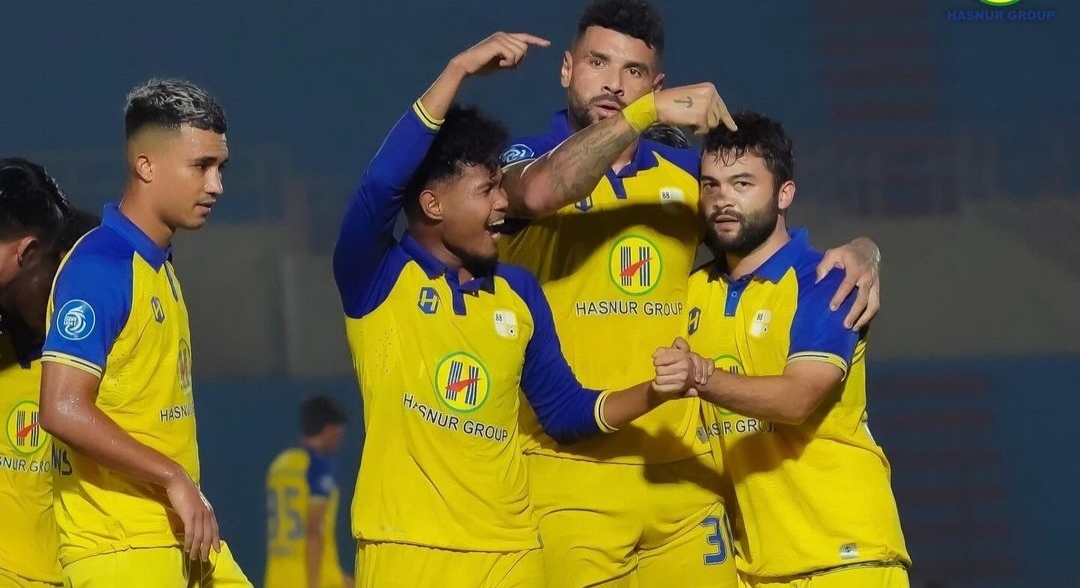 Selebrasi penggawang PS Barito Putera usai taklukka  PSM Makassar di Bantul (ig psbaritoputeraoficial)