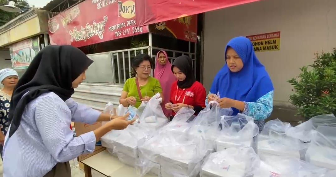 Alfamart Alfagift kembali bagikan paket buka puasa gratis untuk duafa. Ramadan ini bagikan total lebih dari 35.000 paket buka puasa selama bulan puasa