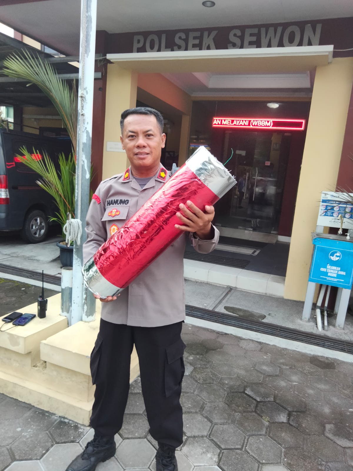 SITA: Petasan berukuran jumbo yang diamankan petugas Polsek Sewon dari dua remaja di Bulak Pendowo, Pendowoharjo, Sewon, Bantul. (Dok. Polsek Sewon)