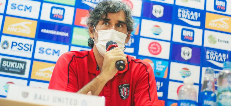 SIAP: Pelatih Bali United Stefano Cugurra.
