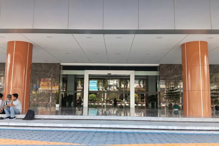 Suasana tampak depan Klaten Town Square (Klatos) di Jalan Pemuda, Kecamatan Klaten Tengah yang saat ini masih dalam proses penataan. (ANGGA PURENDA/RADAR SOLO)