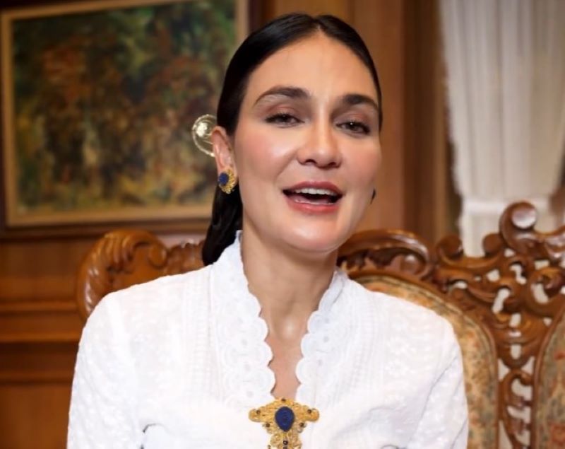 Aktris Luna Maya.