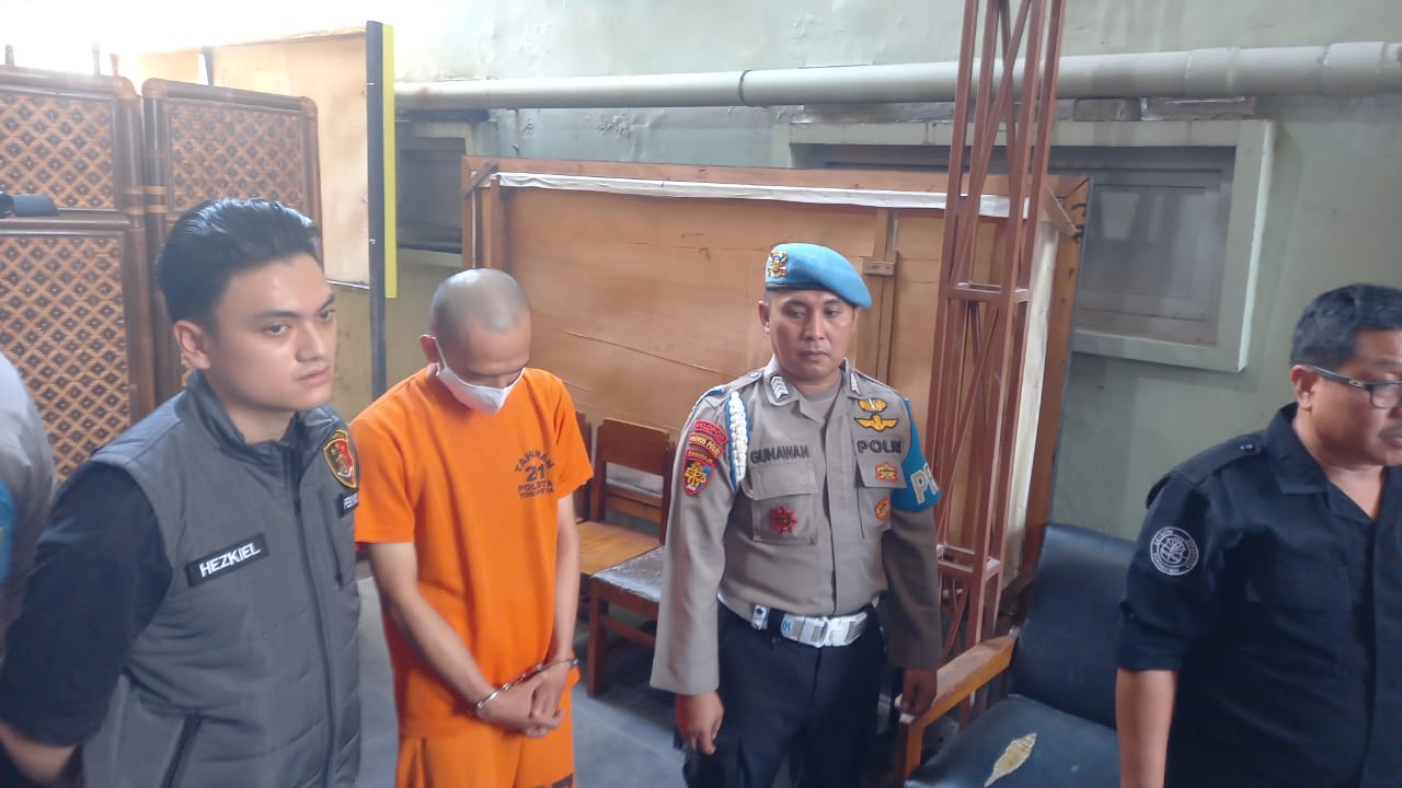 Henry Mohammad Ramadan, 30 pelaku pembunuhan Fara Diansyah saat ditampilkan di Mapolresta Jogja