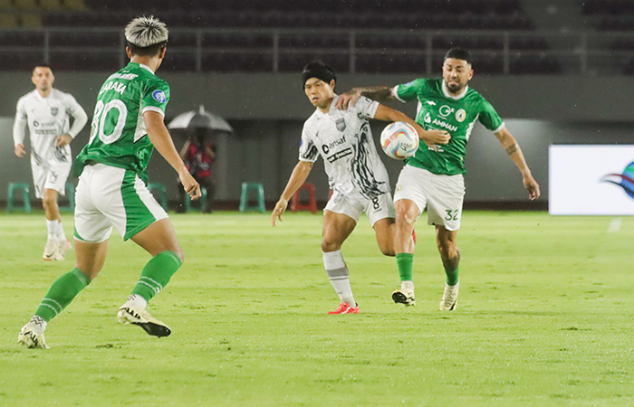 TANTANGAN: PSS Sleman harus kehilangan dua penyerang utamanya yaitu Hokky Caraka (kiri) yang akan membela Timnas Indonesia dan Ajak Riak yang akan memperkuat Tim Sudan Selatan dalam lanjutan Kompetisi