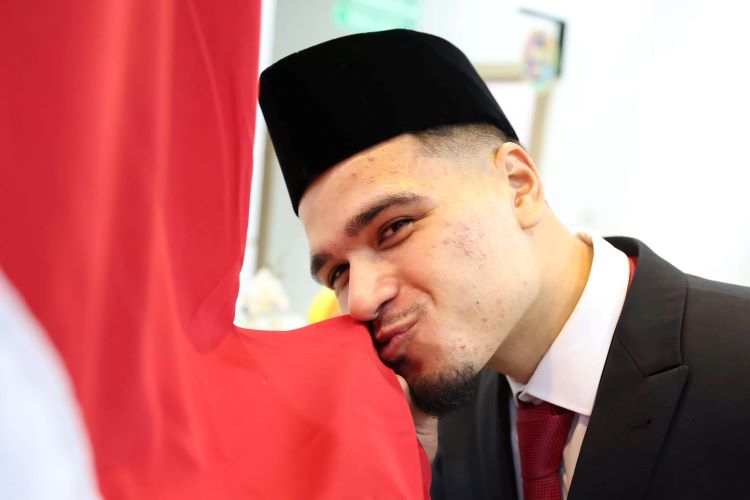 Ragnar Oratmagoen resmi menjadi WNI (pssi.org)