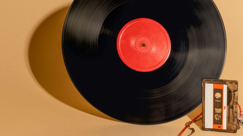 Ilustrasi label musik yang populer di Tanah Air.