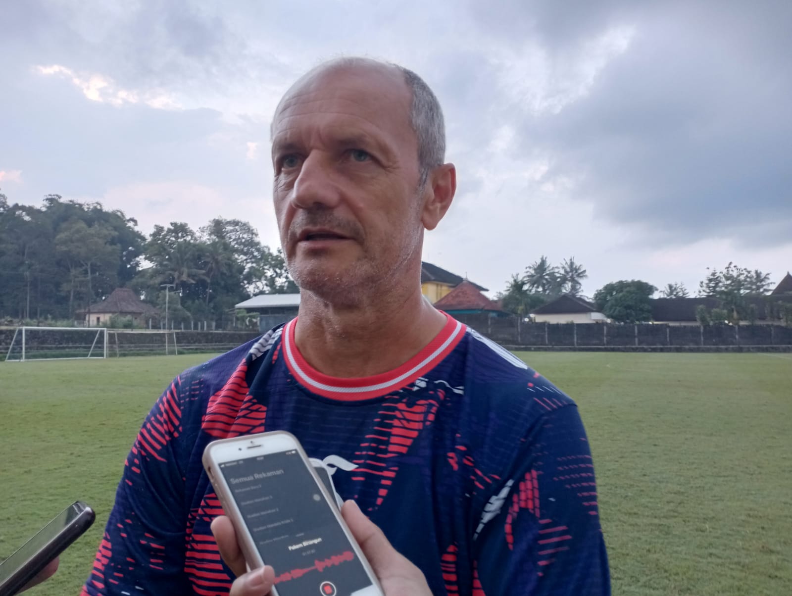 SIAP: Pelatih kepala PSS Sleman Risto Vidakovic.