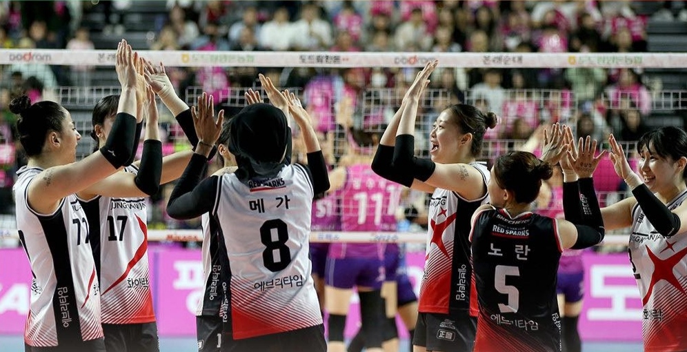 Tanpa diperkuat sang kapten, Lee Soyoung, Red Sparks takluk dari Pink Spiders (ig red_sparks)
