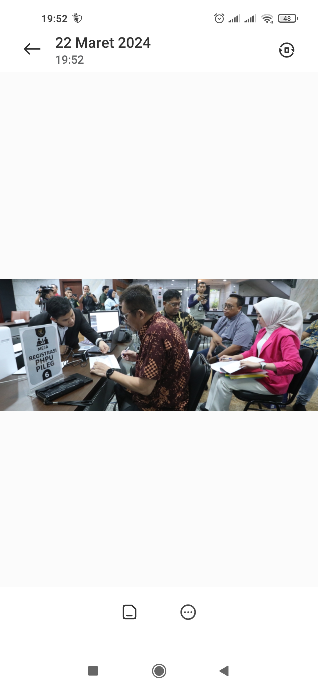 MAJU: Tim kuasa hukum Calon anggota DPR RI dapil Jatim 1, Sungkono saat mengajukan PHPU Tahun 2024 di Gedung 1 MK, Jumat (22/02/2024). (mkri.id)