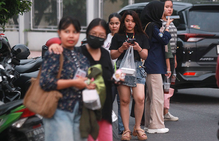 TOLERANSI: Selain berdampak positif kepada para pedagang, fenomena war takjil juga semakin memeriahkan suasana Ramadan sekaligus dapat mempererat toleransi antar umat beragama.