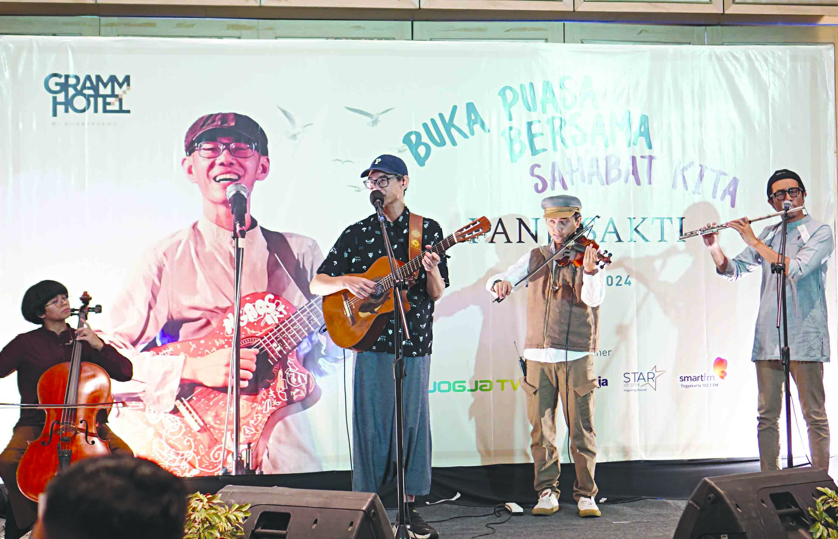 MUSIK RELIGI: Intimate konser dihelat GRAMM HOTEL by Ambarrukmo dengan menghadirkan Panji Sakti. (ISTIMEWA)