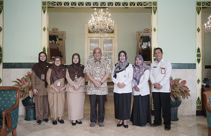 AUDIENSI: Jajaran BKKBN DIY usai bertemu Wakil Gubernur DIY KGPAA Paku Alam (PA) X di Kompleks Kepatihan, (25/3).HUMAS Provinsi /Radar Jogja&nbsp;