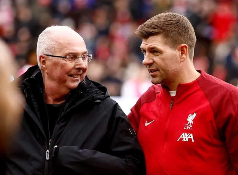 BAHAGIA: Impian Sven-Goran Eriksson menjadi manajer Liverpool dalam laga amal Liverpool Legends melawan Ajax Legends (reuters)