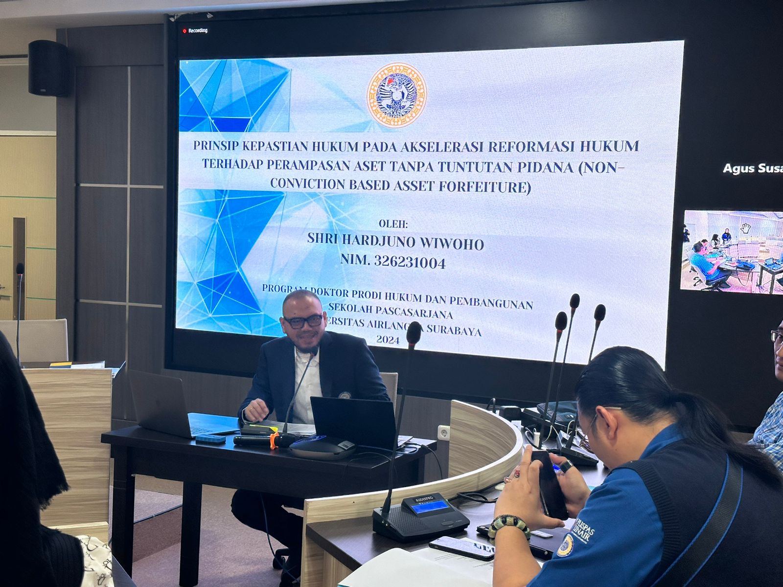 Shri Hardjuno Wiwoho, Mahasiswa Program Doktor Program Studi Hukum  dan Pembangunan Sekolah Pascasarjana Universitas Airlangga Surabaya saat merilis hasil penelitiannya