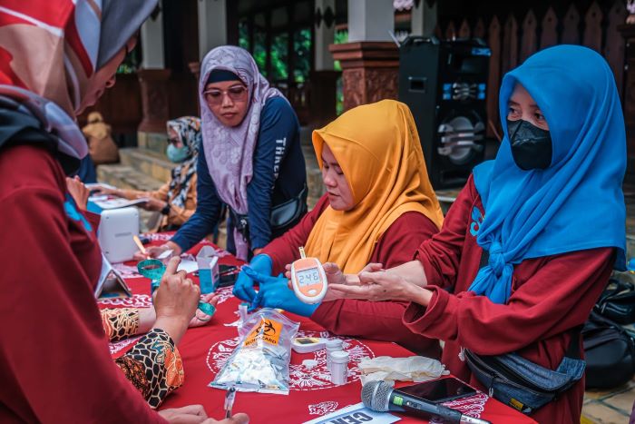 PRIORITAS: Para lansia akan mendapatkan prioritas, terutama dalam hal layanan kesehatan.