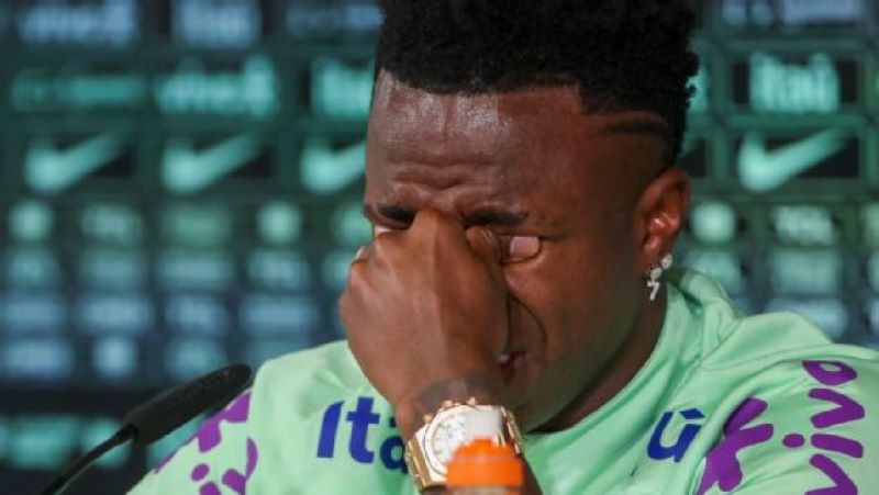 USAP: Vinicius Junior menangis saat jalani sesi pers jelang Brasil kontra Spanyol karena Rasisme ( EPA/Kiko Huesca)