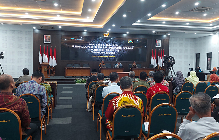 Musrenbang RKPD 2025 yang diikuti sejumlah lapisan masyarakat.