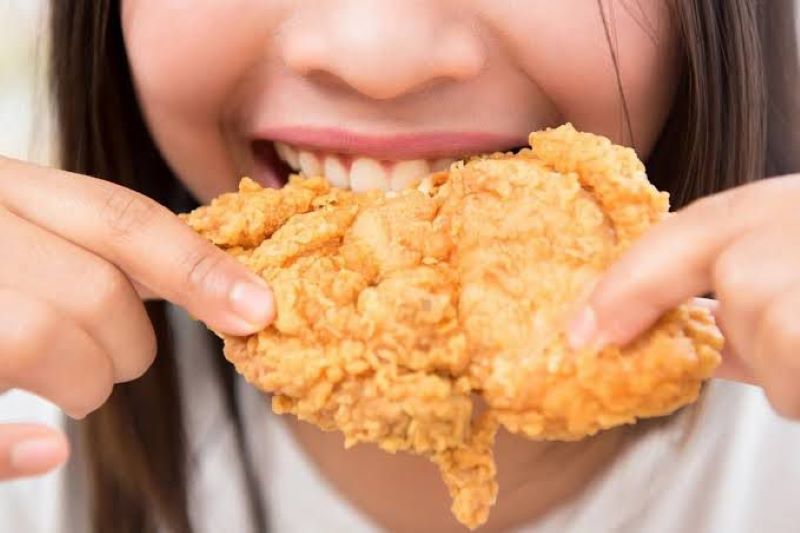 Ilustrasi konsumsi daging ayam setiap hari bisa berdampak buruk bagi kesehatan.