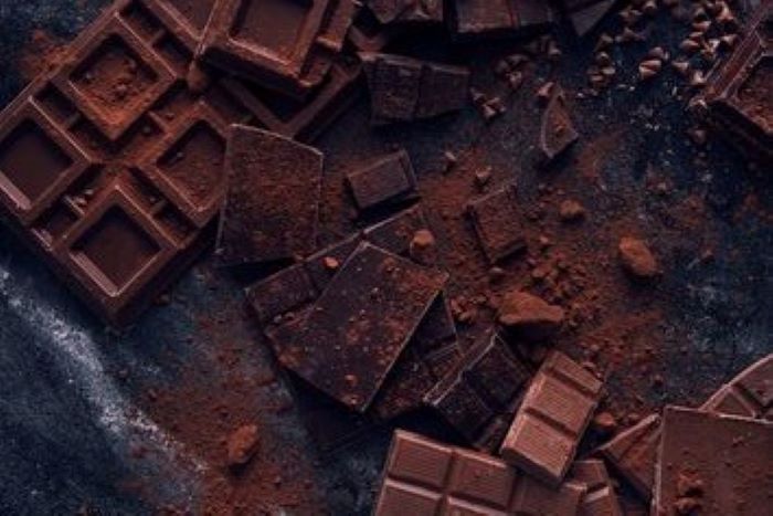 cokelat salah satu makanan pereda nyeri haid