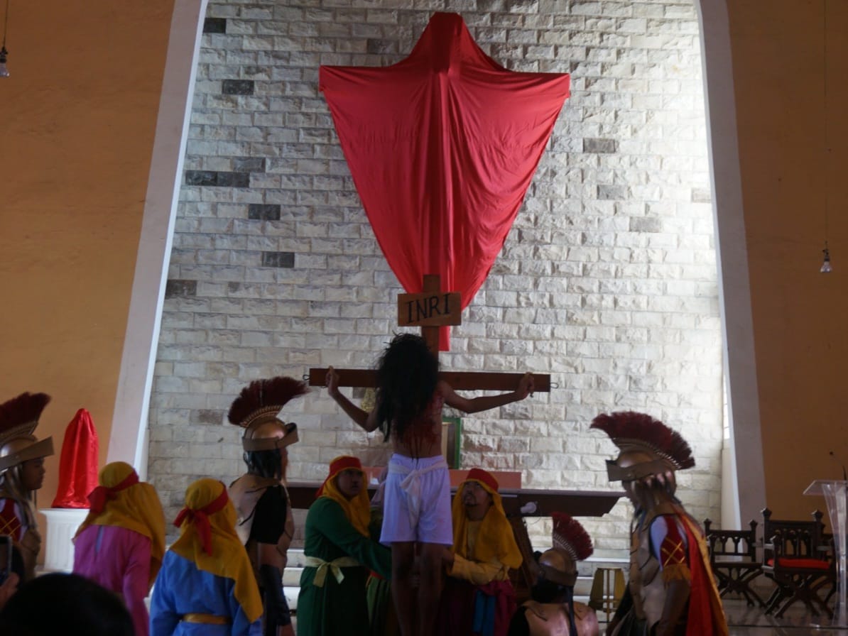 VISUALISASI: Ratusan umat Katolik di Magelang mengikuti relfeksi sengsara dan kematian Yesus Kristus di Gereja St Ignatius Kota Magelang, Jumat (29/3/2024).