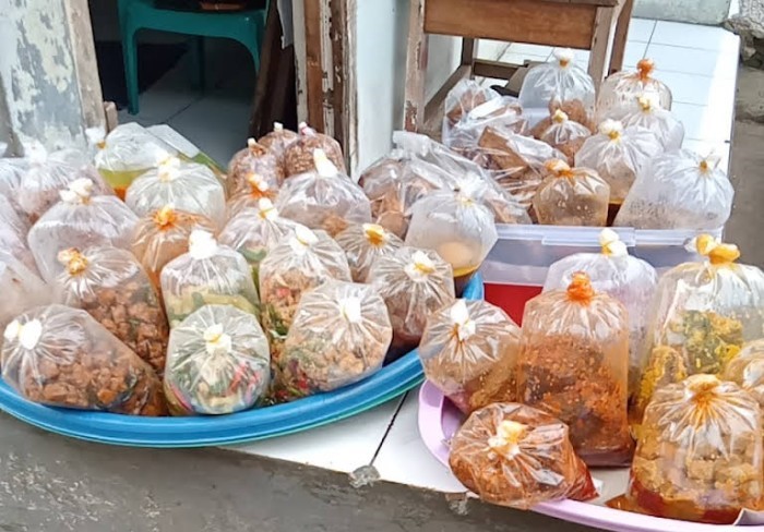 makanan dibungkus plastik