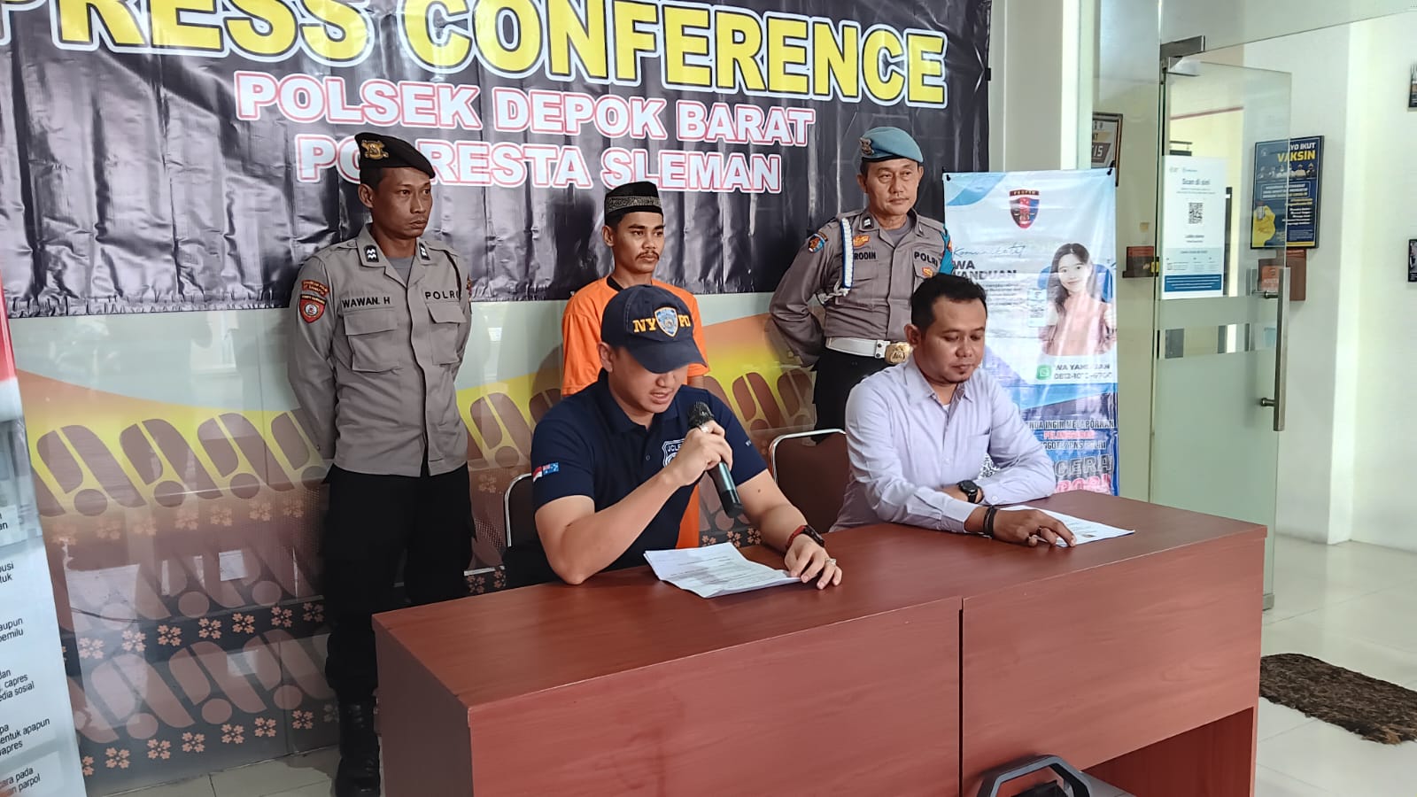 Pelaku curanmor, Ibnu (berbaju tahanan warna orange).