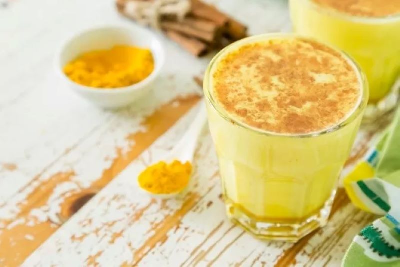 SEGAR: Susu dicampur Kunyit yang memiliki banyak khasiat