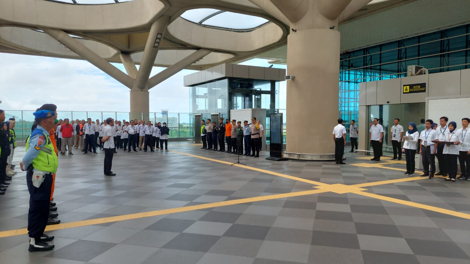 SIAP: Apel posko lebaran YIA Yang berada di terminal keberangkatan. (Anom Bagaskoro/Radar Jogja)