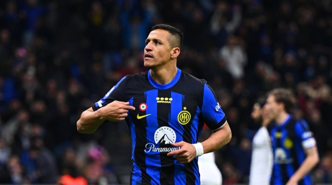 TENANG: Selebrasi Alexis Sanchez usai ukir gol kedua bagi Inter ke gawang Empoli